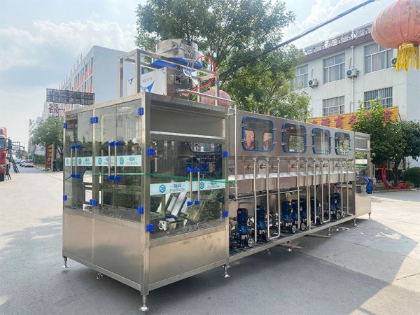 新疆喀什桶装水设备发货